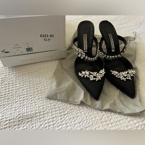 Manolo Blahnik Black Embellished Women's Shoes Lurum in satin
